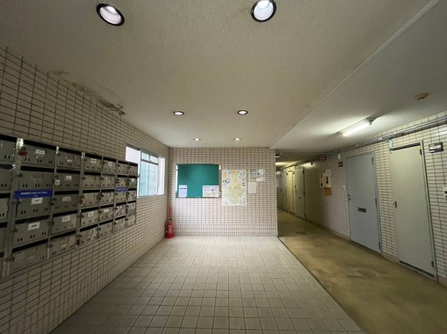 　プレアール寝屋川高柳のロビー