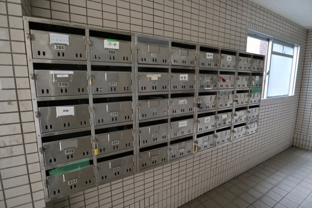 　プレアール寝屋川高柳のロビー