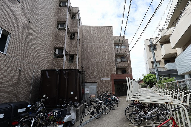 　プレアール寝屋川高柳の外観