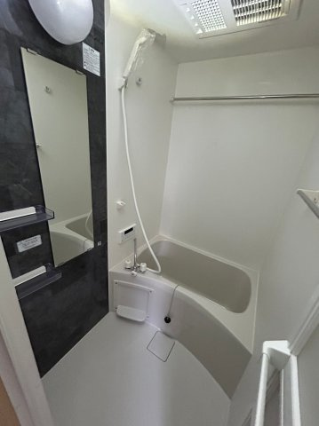 千葉市花見川区幕張本郷３丁目のアパートの浴室