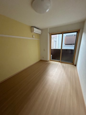 千葉市花見川区幕張本郷３丁目のアパートの居間・リビング