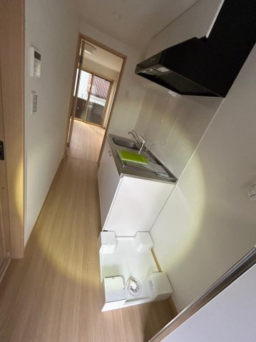 千葉市花見川区幕張本郷３丁目のアパートのキッチン