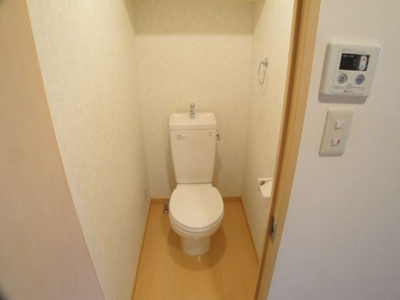 【トイレ】 | フォルテーネ飯倉 | 別号室の写真になります。現況優先。