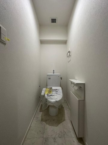 【トイレ】 | VALENTIA天神東 | 別号室の写真になります。現況優先。