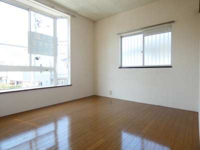 【洋室】 | ベルハイム | 便利な4.5帖の洋室です。