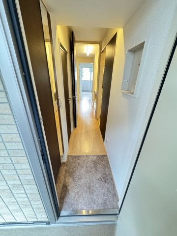 フェリスタ中神の玄関