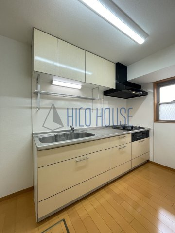 シャインヒルⅢのキッチン
