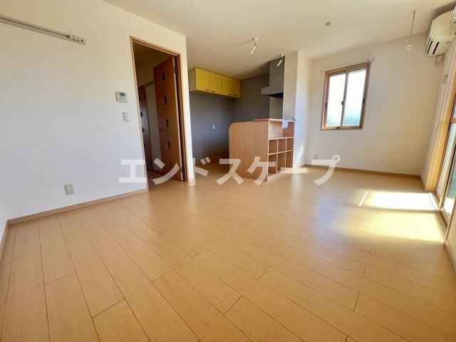 リバーサイド･Ｋの居間・リビング|高崎、前橋、伊勢崎エリアのお部屋探しはエンドスケープまで！お客様の理想お聞かせ下さい♪
内装の一部が画像と異なる場合がございます。