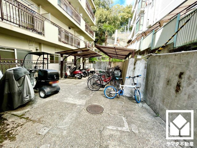 桃山セントラルハイツの駐輪場