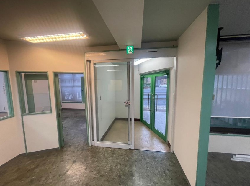 桃山セントラルハイツの玄関