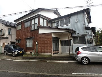 見附市細越2丁目　土地付き中古住宅の外観