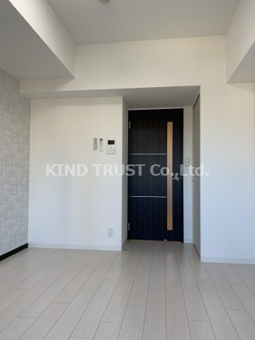 ビガーポリス224松ヶ枝町Ⅱの居間・リビング|こちらのリビングで趣味の時間をお楽しみください