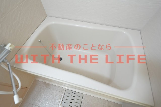 メルローズアソウ【キャッシュバック対象物件】の浴室|落ち着いた空間のお風呂です