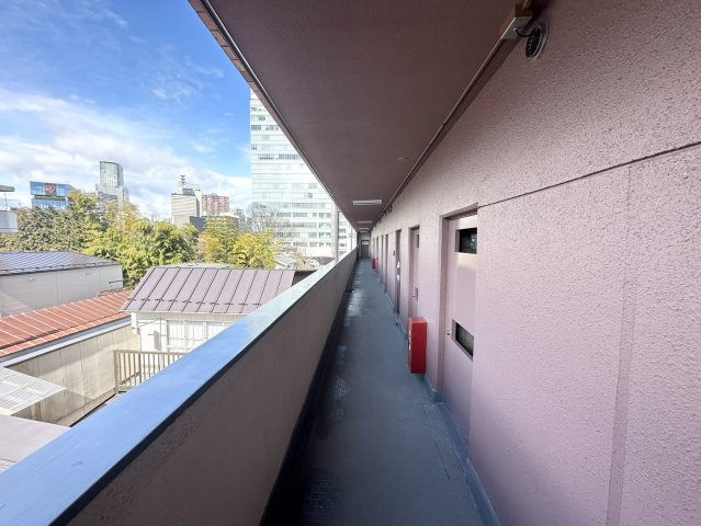 シャンボール荒町のその他共用部分|住戸階廊下