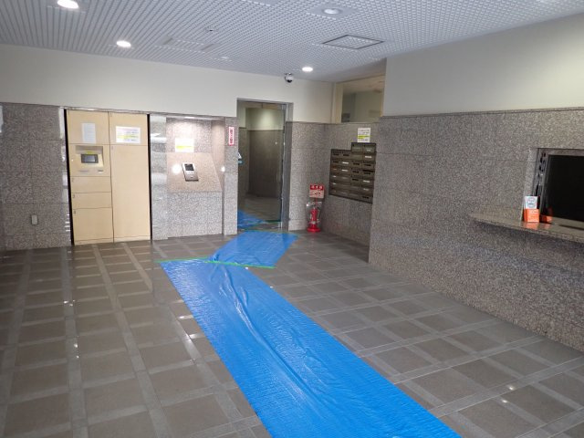 ナイスアーバン浅草のエントランス