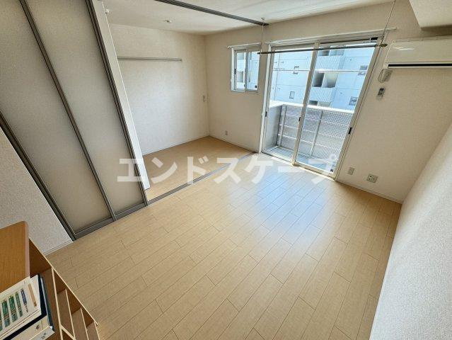 ルミエールＦの居間・リビング|高崎、前橋、伊勢崎エリアのお部屋探しはエンドスケープまで！お客様の理想お聞かせ下さい♪