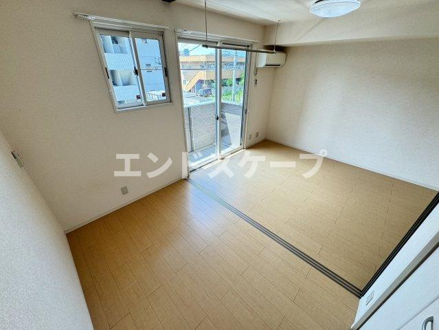 ルミエールＦの居間・リビング|高崎、前橋、伊勢崎エリアのお部屋探しはエンドスケープまで！お客様の理想お聞かせ下さい♪