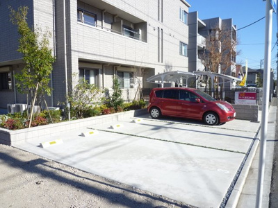 敷地内駐車場　　要空確認