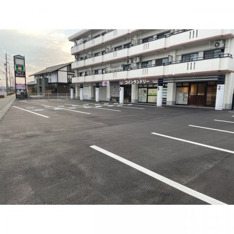 さくらヒルズ羽島（１階テナント部分）の駐車場
