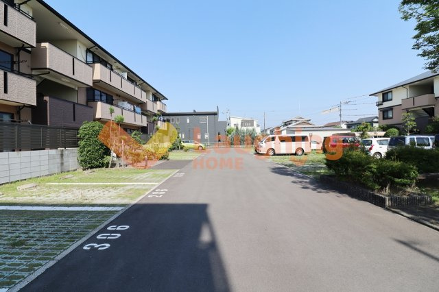 クレールⅡの駐車場