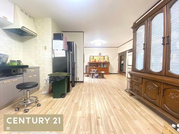 伊賀市蔵縄手の中古一戸建の居間・リビング