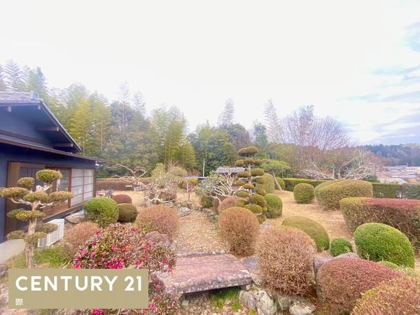 伊賀市蔵縄手の中古一戸建の庭