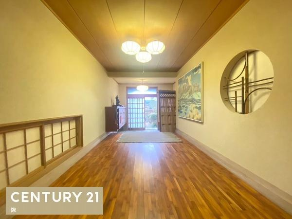 伊賀市蔵縄手の中古一戸建の玄関