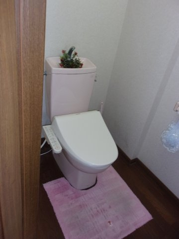 東垂水町字高丸中古戸建のトイレ