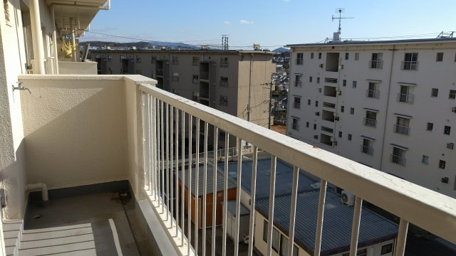 神陵台厚生年金4号棟　５Fのバルコニー
