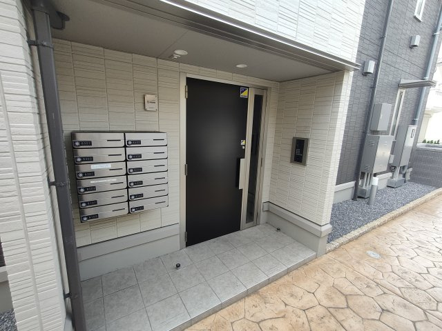 シャルムB棟のエントランス|清潔なエントランスです