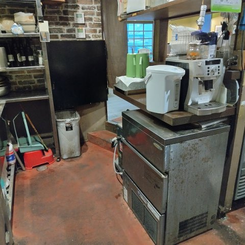 ６２６１９　本巣郡北方町平成住居付き店舗の内装