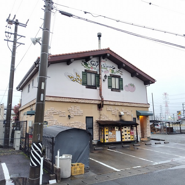 ６２６１９　本巣郡北方町平成住居付き店舗の外観