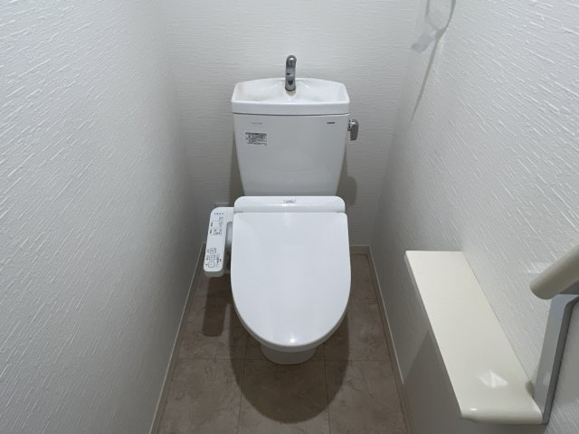 メゾン・ソラーレのトイレ