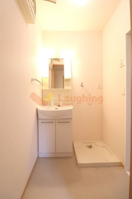 【洗面所】 | サンライズ御井 | ゆったりとスペースのある洗面所