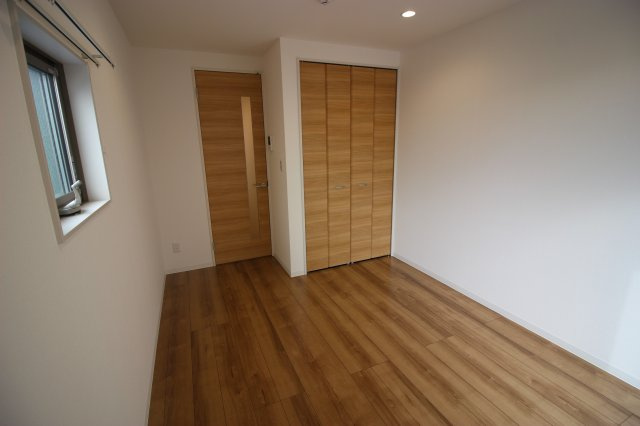 シテラピーヌ今川の洋室|こちらのリビングで趣味の時間をお楽しみください