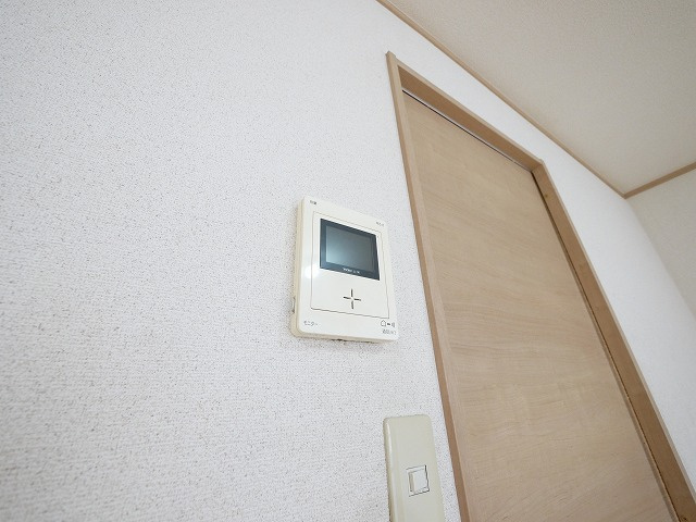 ロイヤルアーバンのセキュリティ|モニター付きインターホーン