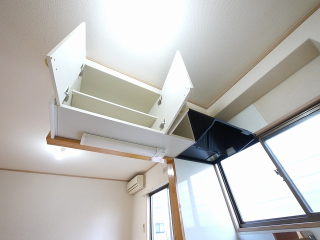 ロイヤルアーバンの設備|キッチン上