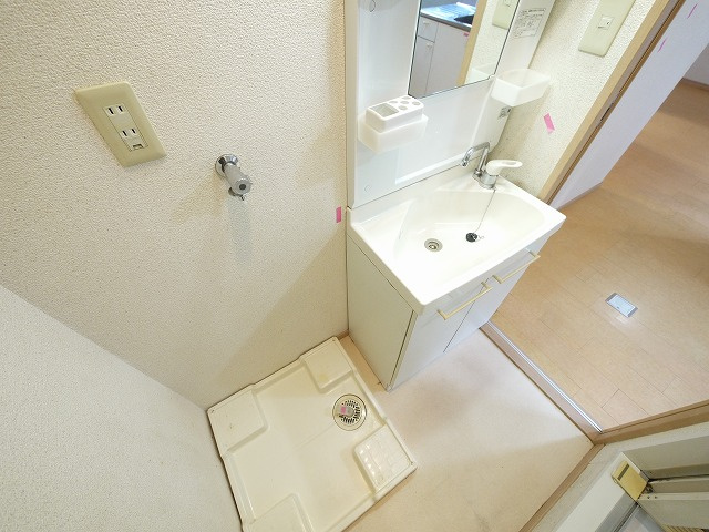 ロイヤルアーバンの洗面所|広い洗面スペース