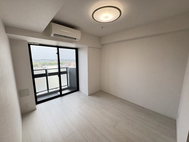Ｓ－ＲＥＳＩＤＥＮＣＥ松戸の居間・リビング