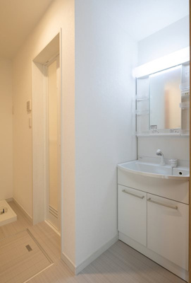 【独立洗面台】 | イーストタウンＭＴＫⅡ | 独立洗面台、小物を置くことができて便利です