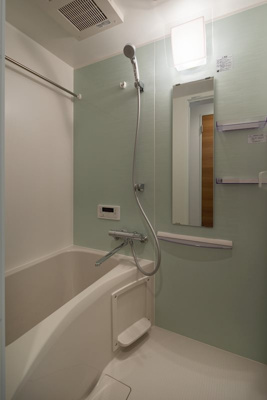 【浴室】 | イーストタウンＭＴＫⅡ | 落ち着いた空間のお風呂です