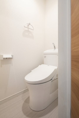 【トイレ】 | イーストタウンＭＴＫⅡ | 落ち着いた色調のトイレです