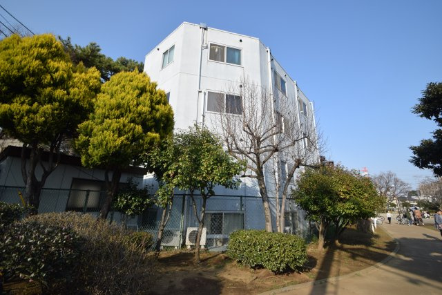 パレスフィールド西船橋の外観|目の前が公園♪日当りも良好です♪パレスフィールド西船橋