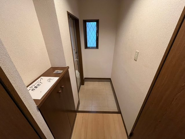 寝屋川市本町のアパートの玄関