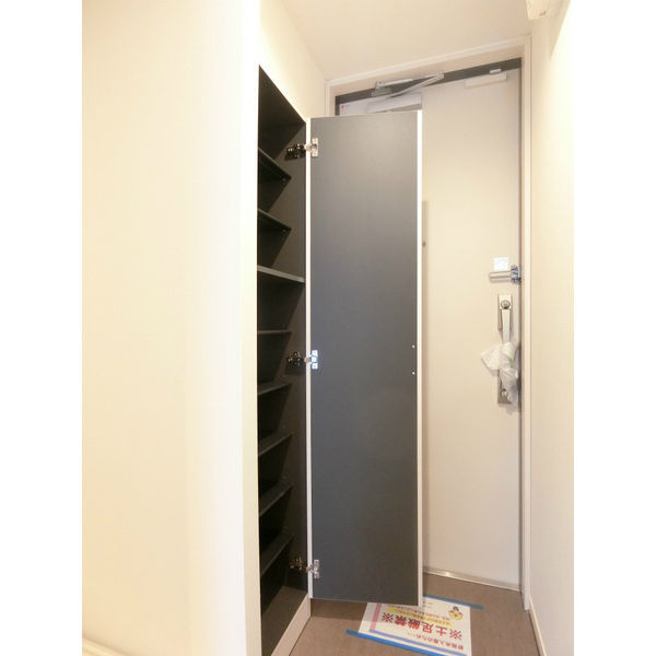 リブリ・名古屋の玄関