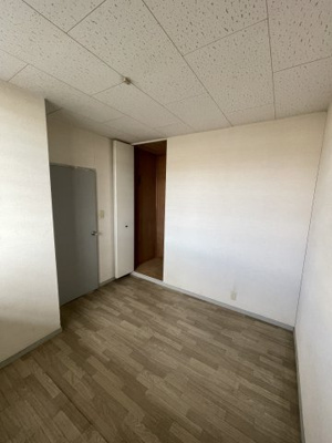 【洋室】 | ラレスエノキド | コンパクトで使いやすい洋室です