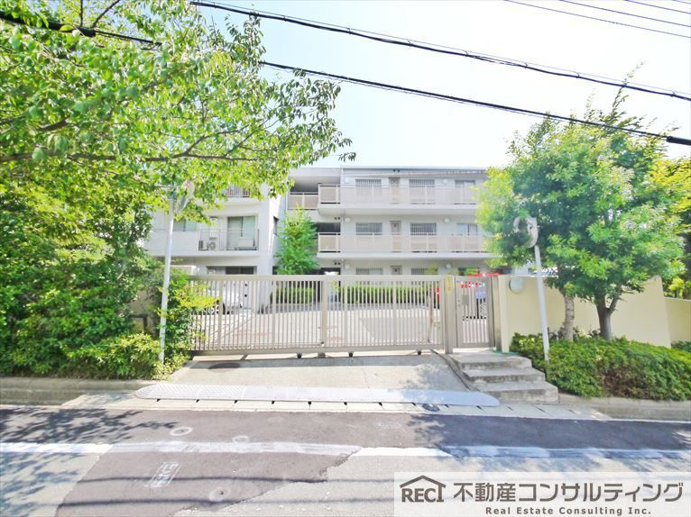 東急ドエル・アルス苦楽園桜町A棟の外観