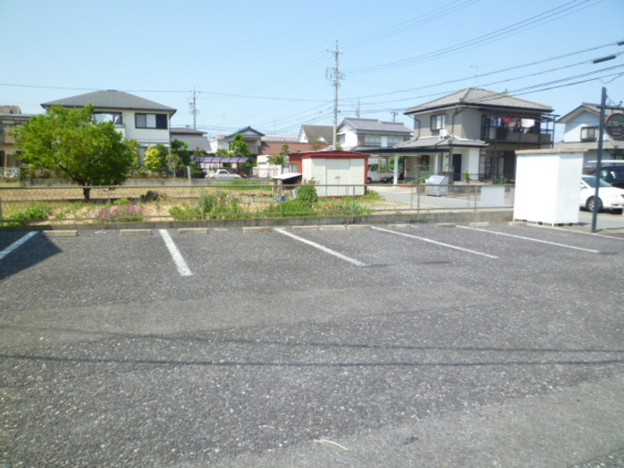 エクレールの駐車場