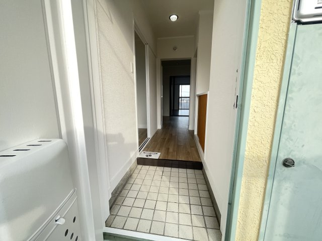 昭島市宮沢町２丁目の賃貸マンションの玄関