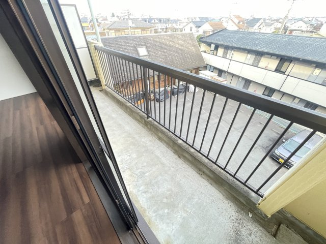 昭島市宮沢町２丁目の賃貸マンションのバルコニー